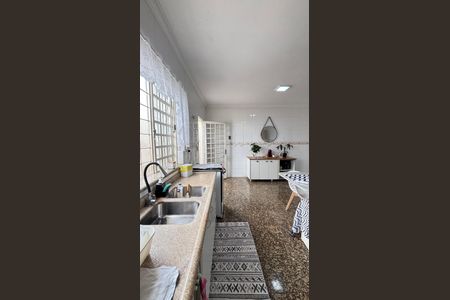 Casa à venda com 210m², 3 quartos e 3 vagas Casa à venda com 210m², 3 quartos e 3 vagasCozinha