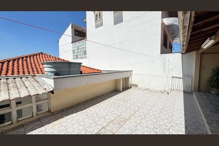 Casa à venda com 210m², 3 quartos e 3 vagas Casa à venda com 210m², 3 quartos e 3 vagasQuintal - Churrasqueira