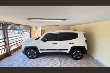 Casa à venda com 210m², 3 quartos e 3 vagas Casa à venda com 210m², 3 quartos e 3 vagasGaragem