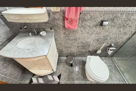 Casa à venda com 210m², 3 quartos e 3 vagas Casa à venda com 210m², 3 quartos e 3 vagasBanheiro da Suíte