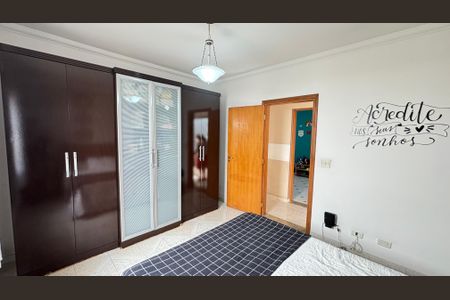 Casa à venda com 210m², 3 quartos e 3 vagas Casa à venda com 210m², 3 quartos e 3 vagasSuíte