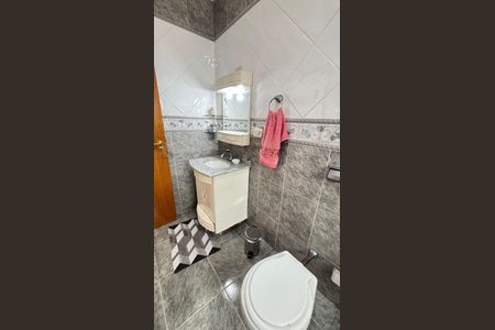 Casa à venda com 210m², 3 quartos e 3 vagas Casa à venda com 210m², 3 quartos e 3 vagasBanheiro da Suíte