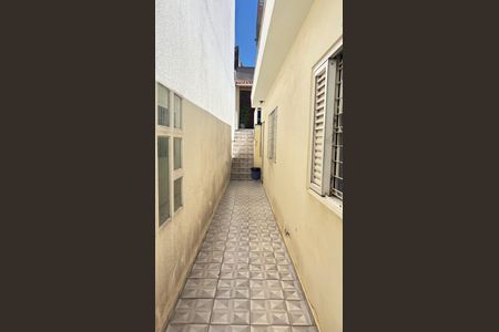 Casa à venda com 210m², 3 quartos e 3 vagas Casa à venda com 210m², 3 quartos e 3 vagasQuintal - Corredor
