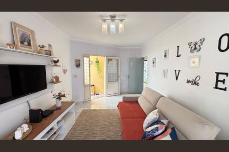 Casa à venda com 210m², 3 quartos e 3 vagas Casa à venda com 210m², 3 quartos e 3 vagasSala