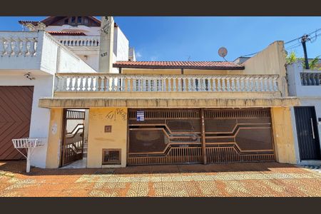 Casa à venda com 210m², 3 quartos e 3 vagas Casa à venda com 210m², 3 quartos e 3 vagasFachada e placa