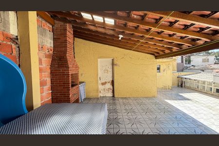 Casa à venda com 210m², 3 quartos e 3 vagas Casa à venda com 210m², 3 quartos e 3 vagasQuintal - Churrasqueira