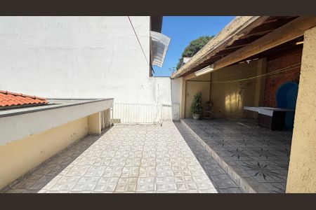 Casa à venda com 210m², 3 quartos e 3 vagas Casa à venda com 210m², 3 quartos e 3 vagasQuintal - Churrasqueira