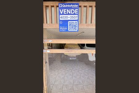 Casa à venda com 210m², 3 quartos e 3 vagas Casa à venda com 210m², 3 quartos e 3 vagasFachada e placa