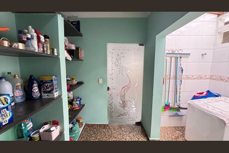 Casa à venda com 210m², 3 quartos e 3 vagas Casa à venda com 210m², 3 quartos e 3 vagasÁrea de Serviço - Despensa