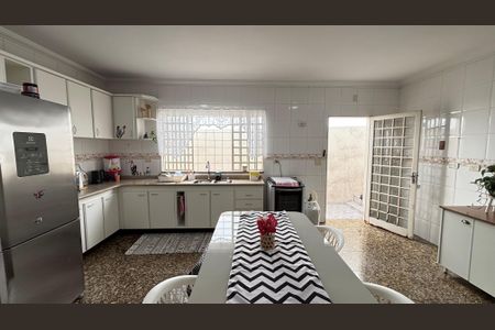 Casa à venda com 210m², 3 quartos e 3 vagas Casa à venda com 210m², 3 quartos e 3 vagasCozinha