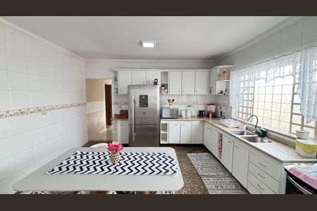 Casa à venda com 210m², 3 quartos e 3 vagas Casa à venda com 210m², 3 quartos e 3 vagasCozinha