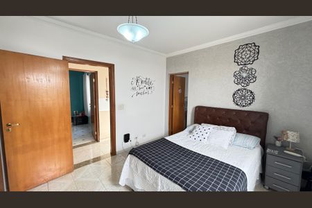 Casa à venda com 210m², 3 quartos e 3 vagas Casa à venda com 210m², 3 quartos e 3 vagasSuíte