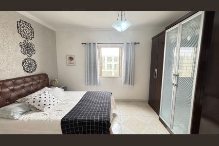 Casa à venda com 210m², 3 quartos e 3 vagas Casa à venda com 210m², 3 quartos e 3 vagasSuíte