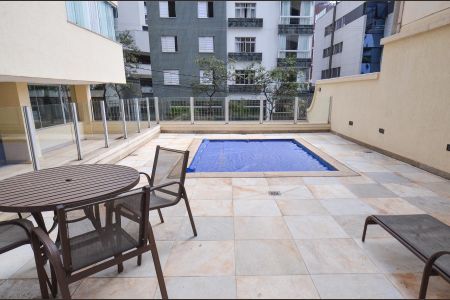 Apartamento à venda com 265m², 4 quartos e 2 vagas Apartamento à venda com 265m², 4 quartos e 2 vagasPiscina