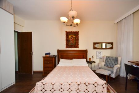Apartamento à venda com 265m², 4 quartos e 2 vagas Apartamento à venda com 265m², 4 quartos e 2 vagasSuite