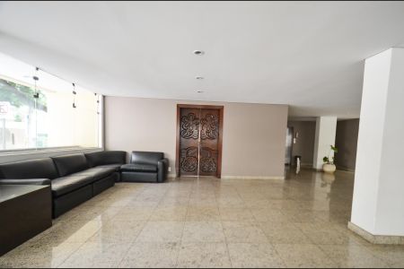 Apartamento à venda com 265m², 4 quartos e 2 vagas Apartamento à venda com 265m², 4 quartos e 2 vagasHall de entrada