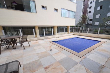 Apartamento à venda com 265m², 4 quartos e 2 vagas Apartamento à venda com 265m², 4 quartos e 2 vagasPiscina