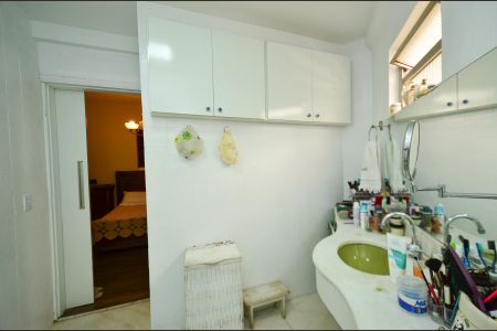 Apartamento à venda com 265m², 4 quartos e 2 vagas Apartamento à venda com 265m², 4 quartos e 2 vagasBanheiro suite