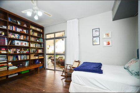 Apartamento à venda com 265m², 4 quartos e 2 vagas Apartamento à venda com 265m², 4 quartos e 2 vagasQuarto4