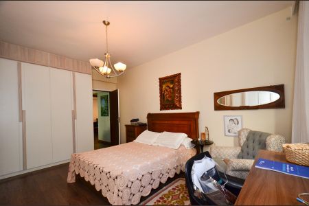 Apartamento à venda com 265m², 4 quartos e 2 vagas Apartamento à venda com 265m², 4 quartos e 2 vagasSuite