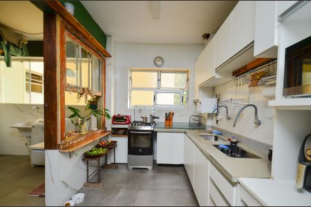 Apartamento à venda com 265m², 4 quartos e 2 vagas Apartamento à venda com 265m², 4 quartos e 2 vagasCozinha