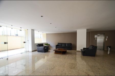 Apartamento à venda com 265m², 4 quartos e 2 vagas Apartamento à venda com 265m², 4 quartos e 2 vagasHall de entrada