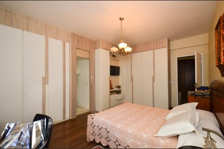 Apartamento à venda com 265m², 4 quartos e 2 vagas Apartamento à venda com 265m², 4 quartos e 2 vagasSuite