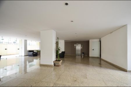 Apartamento à venda com 265m², 4 quartos e 2 vagas Apartamento à venda com 265m², 4 quartos e 2 vagasHall de entrada