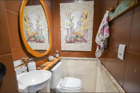 Apartamento à venda com 265m², 4 quartos e 2 vagas Apartamento à venda com 265m², 4 quartos e 2 vagasLavabo social