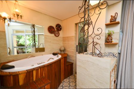 Apartamento à venda com 265m², 4 quartos e 2 vagas Apartamento à venda com 265m², 4 quartos e 2 vagasLavabo social