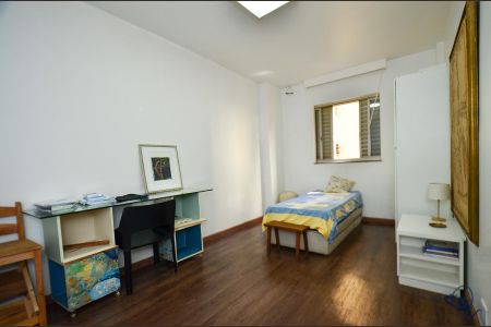 Apartamento à venda com 265m², 4 quartos e 2 vagas Apartamento à venda com 265m², 4 quartos e 2 vagasQuarto1