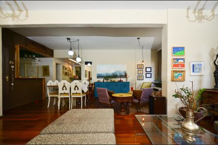 Apartamento à venda com 265m², 4 quartos e 2 vagas Apartamento à venda com 265m², 4 quartos e 2 vagasSala de estar