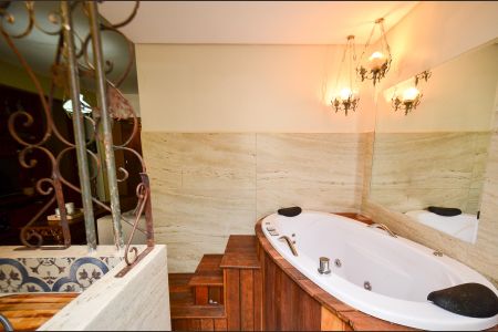 Apartamento à venda com 265m², 4 quartos e 2 vagas Apartamento à venda com 265m², 4 quartos e 2 vagasLavabo social