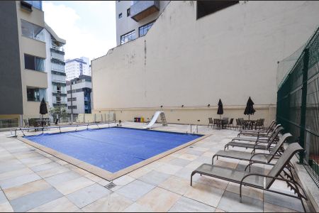 Apartamento à venda com 265m², 4 quartos e 2 vagas Apartamento à venda com 265m², 4 quartos e 2 vagasPiscina