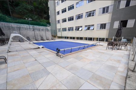 Apartamento à venda com 265m², 4 quartos e 2 vagas Apartamento à venda com 265m², 4 quartos e 2 vagasPiscina