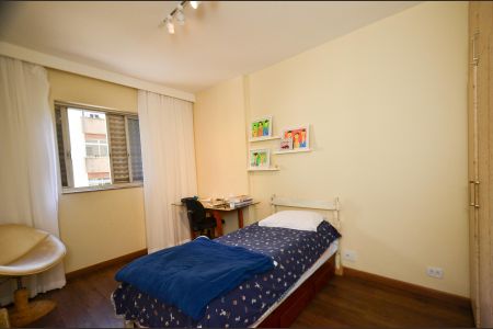 Apartamento à venda com 265m², 4 quartos e 2 vagas Apartamento à venda com 265m², 4 quartos e 2 vagasQuarto2