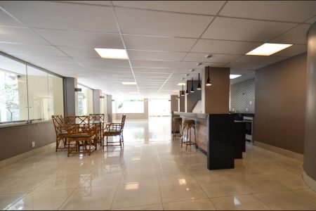 Apartamento à venda com 265m², 4 quartos e 2 vagas Apartamento à venda com 265m², 4 quartos e 2 vagasSalão de festas
