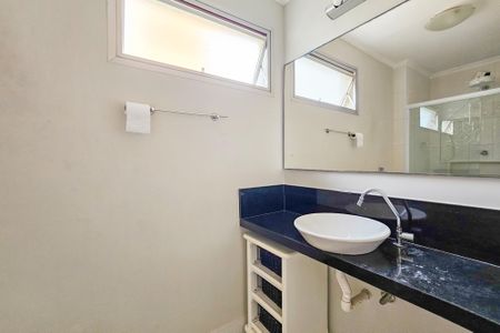 Apartamento para alugar com 105m², 2 quartos e 2 vagasBanheiro da suíte 