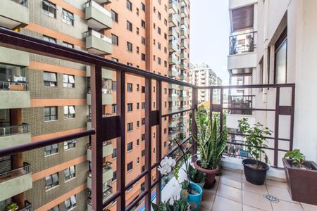 Apartamento à venda com 75m², 2 quartos e 2 vagasVaranda Sala de TV