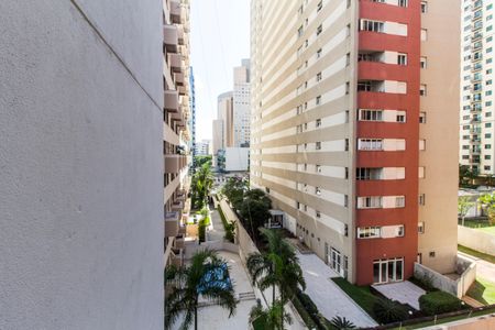 Apartamento à venda com 75m², 2 quartos e 2 vagasVista da Varanda Sala de TV