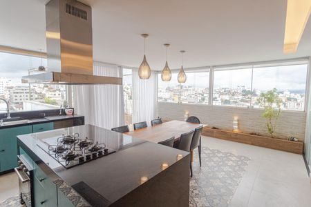 Apartamento à venda com 180m², 3 quartos e 2 vagasEspaço Gourmet na Cobertura