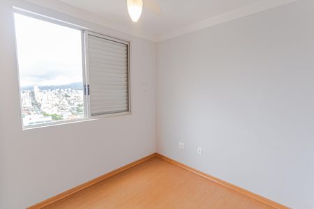 Apartamento à venda com 180m², 3 quartos e 2 vagasQuarto 2
