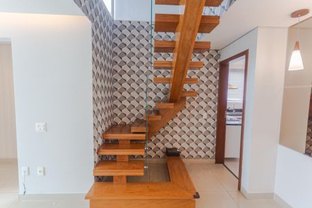 Apartamento à venda com 180m², 3 quartos e 2 vagasEscada de Acesso a Cobertura