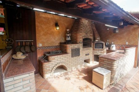 Casa de condomínio à venda com 320m², 6 quartos e 2 vagasChurrasqueira