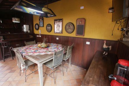 Casa de condomínio à venda com 320m², 6 quartos e 2 vagasChurrasqueira