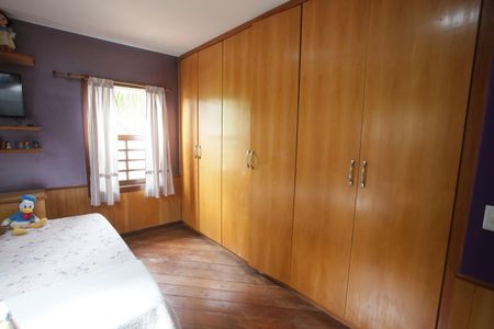 Casa de condomínio à venda com 320m², 6 quartos e 2 vagasQuarto 4