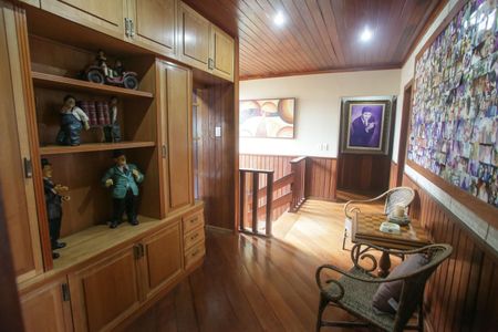 Casa de condomínio à venda com 320m², 6 quartos e 2 vagasHall dos Quartos