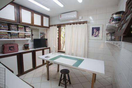 Casa de condomínio à venda com 320m², 6 quartos e 2 vagasQuarto de Serviço
