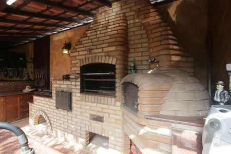 Casa de condomínio à venda com 320m², 6 quartos e 2 vagasChurrasqueira