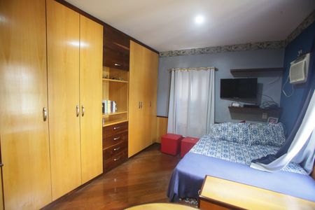 Casa de condomínio à venda com 320m², 6 quartos e 2 vagasQuarto 3